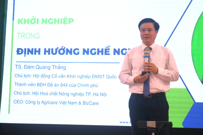 Tiến sĩ Đàm Quang Thắng – Chủ tịch Hội đồng Cố vấn khởi nghiệp sáng tạo Quốc gia, Giám đốc Công ty Agricare Việt Nam & Bizcare chia sẻ tại hội thảo GDVN.JPG