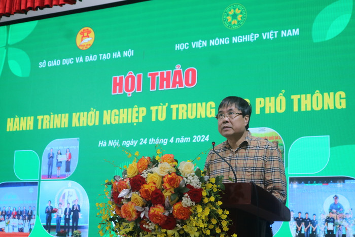 Ông Lê Hồng Vũ – Phó Trưởng phòng Giáo dục trung học, Sở Giáo dục và Đào tạo phát biểu khai mạc hội thảo GDVN 1.JPG