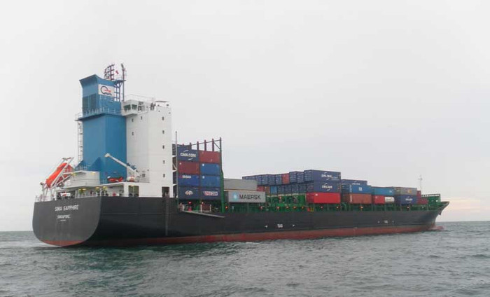 Tàu chở container thường xuyên ra vào cảng Vũng Tàu là nỗi lo thường trực của các ngư dân khi đánh cá trên vùng biển Vũng Tàu. Tàu chở container thường xuyên ra vào cảng Vũng Tàu là nỗi lo thường trực của các ngư dân khi đánh cá trên vùng biển Vũng Tàu.