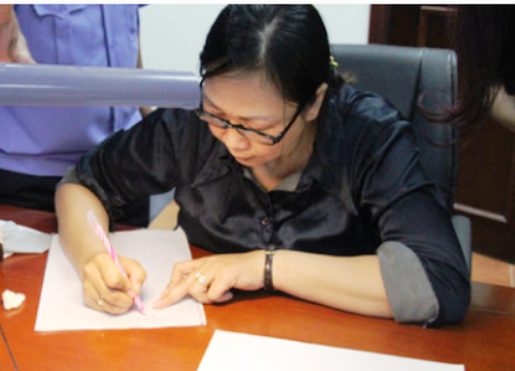 Bà Nguyễn Thị Thanh Vân - đối tượng liên quan tới vụ việc vừa được triệu tập để làm rõ hành vi vi phạm pháp luật. Ảnh: Người Lao Động Bà Nguyễn Thị Thanh Vân - đối tượng liên quan tới vụ việc vừa được triệu tập để làm rõ hành vi vi phạm pháp luật. Ảnh: Người Lao Động