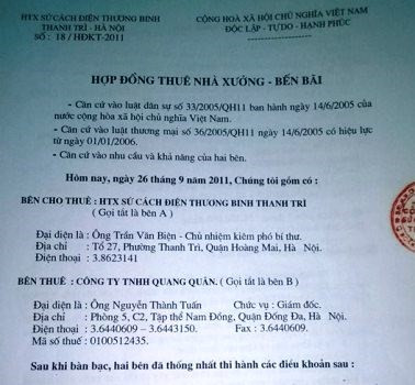 Hợp đồng cho thuê bến bãi giữa HTX công nghiệp sứ cách điện với Công ty TNHH Quang Quân (ảnh: Quốc Toản) Hợp đồng cho thuê bến bãi giữa HTX công nghiệp sứ cách điện với Công ty TNHH Quang Quân (ảnh: Quốc Toản)