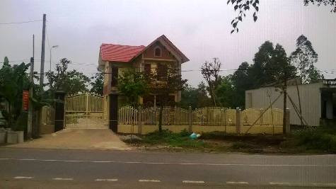Căn biệt thự của Bí thư Huyện ủy Nông Cống nằm ngay trên trục đường Quốc lộ 45 Căn biệt thự của Bí thư Huyện ủy Nông Cống nằm ngay trên trục đường Quốc lộ 45