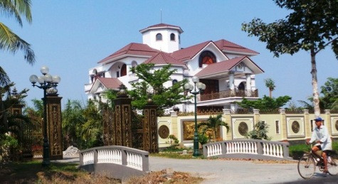 Căn biệt thự của con trai ông Truyền tại tỉnh Bến Tre