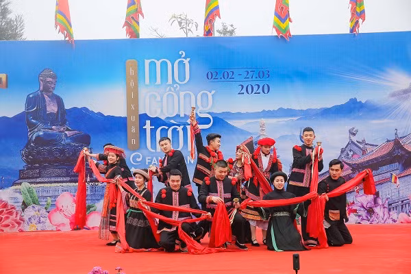 Văn hóa Tây Bắc thấm đẫm trong từng hoạt động của lễ hội.