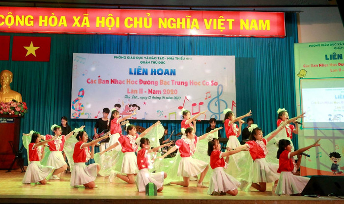 Nhóm nhạc của Trường trung học cơ sở Xuân Trường. Ảnh: Cẩm Vân.