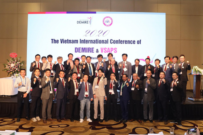 Đại diện các thành viên của hai hiệp hội VSAPS – DEMIRE. Đại diện các thành viên của hai hiệp hội VSAPS – DEMIRE.