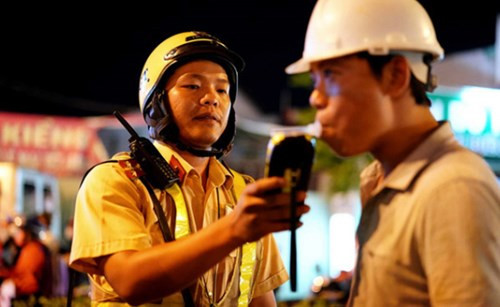 Đẩy mạnh thực hiện phòng chống tác hại của rượu bia. ảnh: VGP. Đẩy mạnh thực hiện phòng chống tác hại của rượu bia. ảnh: VGP.