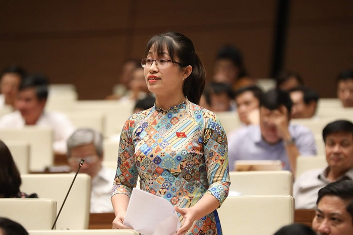 Đại biểu Quốc hội Đặng Thị Phương Thảo – Đoàn đại biểu Quốc hội tỉnh Nam Định phát biểu thảo luận tại hội trường. Ảnh: Qaang Vinh Đại biểu Quốc hội Đặng Thị Phương Thảo – Đoàn đại biểu Quốc hội tỉnh Nam Định phát biểu thảo luận tại hội trường. Ảnh: Qaang Vinh