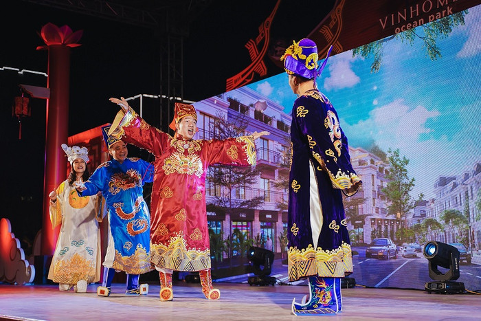 Ngọc Hoàng và các Táo vi hành quên lối về ở “đảo hoa đào” ảnh 7 Ngọc Hoàng và các Táo vi hành quên lối về ở “đảo hoa đào” ảnh 7