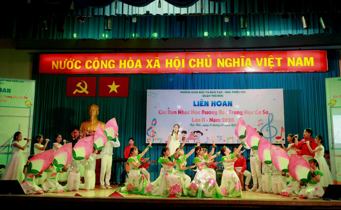 Nhóm nhạc của trường trung học cơ sở Trường Thọ. Ảnh: Cẩm Vân.