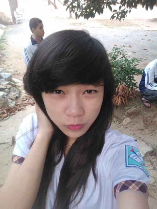 Sở thích của mình là chụp ảnh và hát.