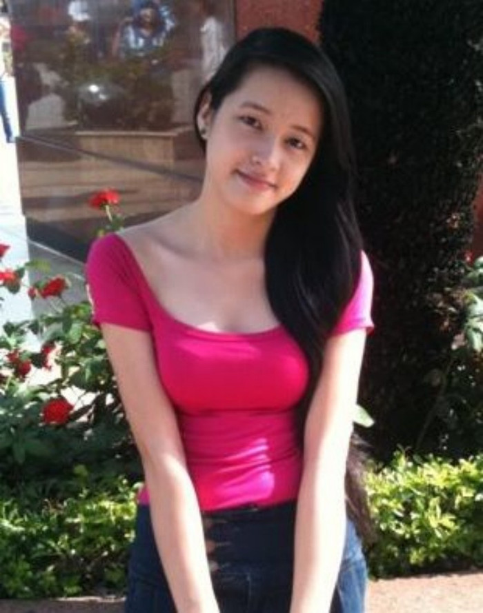 Mình rất thích biển vì có lẽ mình sinh ra và lớn lên ở Tây Nguyên, nơi quanh năm chỉ có nắng và gió. Mong đến với cuộc thi như một trải nghiệm và sẽ là cơ hội để mình được làm quen với nhiều người bạn mới. Mình rất thích biển vì có lẽ mình sinh ra và lớn lên ở Tây Nguyên, nơi quanh năm chỉ có nắng và gió. Mong đến với cuộc thi như một trải nghiệm và sẽ là cơ hội để mình được làm quen với nhiều người bạn mới.