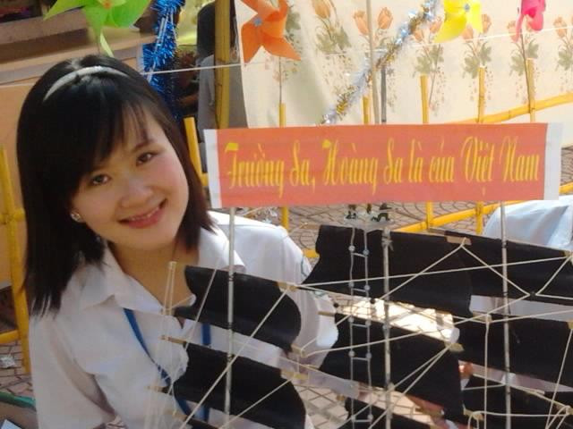 Một con người thích phiêu lưu, thích đông vui, hòa đồng, thích vô số điều khác nữa. Nhưng có lẽ không mấy khi mình đạt được điều mình thích một cách dễ dàng. Và với mình được thực hiện điều mình thích là hạnh phúc lớn lao nhất, dù gặp khó khăn bao nhiêu chăng nữa. Có lẽ đó cũng là một lí do mà mình tham gia cuộc thi này! Một con người thích phiêu lưu, thích đông vui, hòa đồng, thích vô số điều khác nữa. Nhưng có lẽ không mấy khi mình đạt được điều mình thích một cách dễ dàng. Và với mình được thực hiện điều mình thích là hạnh phúc lớn lao nhất, dù gặp khó khăn bao nhiêu chăng nữa. Có lẽ đó cũng là một lí do mà mình tham gia cuộc thi này!