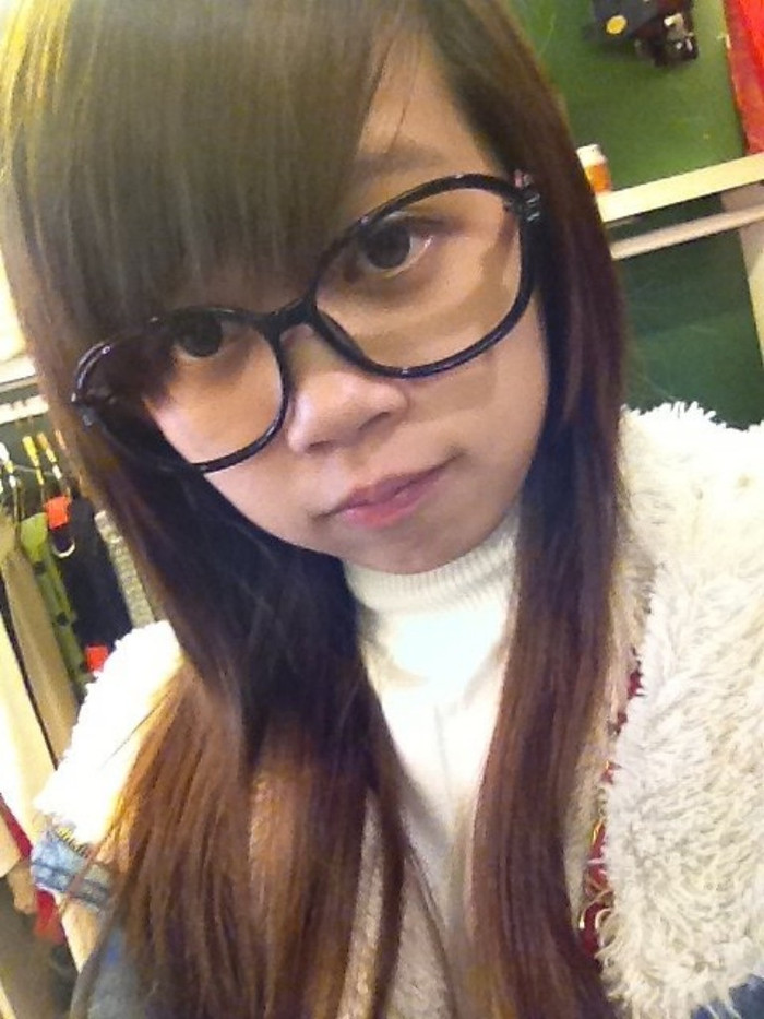 Thùy Anh là người sôi nổi, hay cười. Ở lớp Thùy Anh luôn tham gia các hoạt động văn nghệ. Còn ở nhà mình là người con luôn biết lắng nghe lời bố mẹ. Sở thích của Thùy Anh là thích ăn kẹo bông, uống trà sữa và nghe nhạc Hàn Quốc. Ước mơ của Thùy Anh là đi du lịch khắp Thế giới. Thùy Anh là người sôi nổi, hay cười. Ở lớp Thùy Anh luôn tham gia các hoạt động văn nghệ. Còn ở nhà mình là người con luôn biết lắng nghe lời bố mẹ. Sở thích của Thùy Anh là thích ăn kẹo bông, uống trà sữa và nghe nhạc Hàn Quốc. Ước mơ của Thùy Anh là đi du lịch khắp Thế giới.