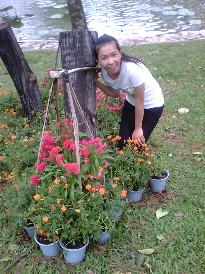 Mình là người dễ gần, hòa đồng và thích kết bạn với tất cả mọi người. Mình là người dễ gần, hòa đồng và thích kết bạn với tất cả mọi người.