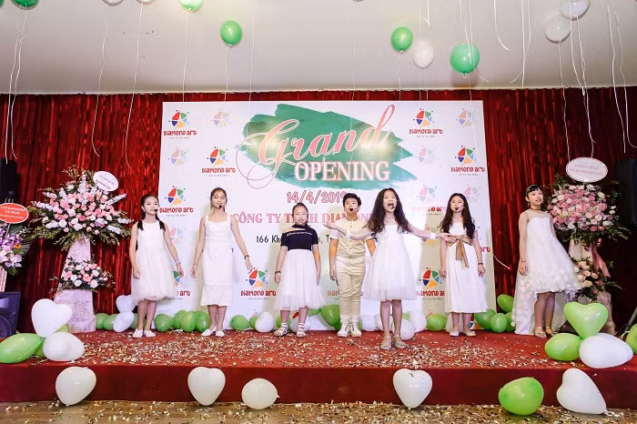 Hình ảnh biểu diễn của học viên. Hình ảnh biểu diễn của học viên.