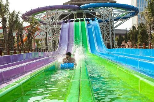 Công viên nước Typhoon Water Park. Công viên nước Typhoon Water Park.