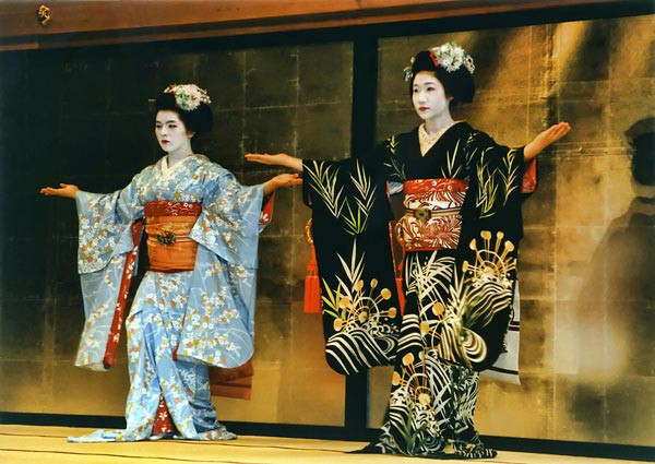 Tiết mục múa Geisha. Tiết mục múa Geisha.