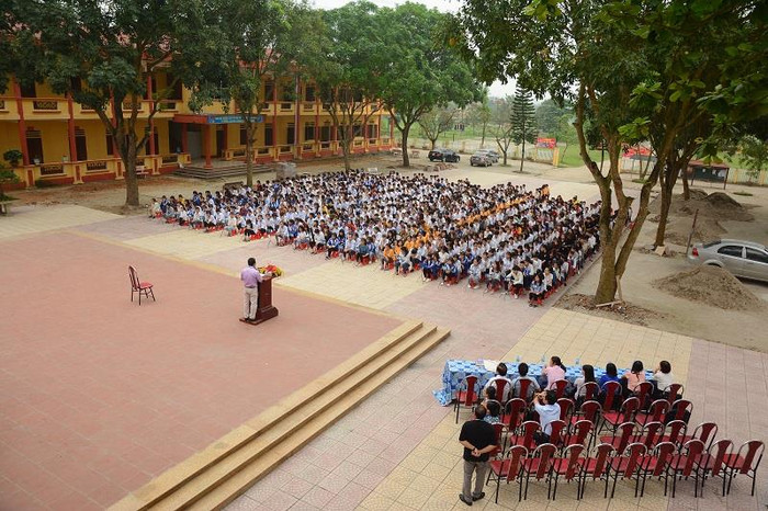 Buổi hội thảo diễn ra trong không khí trang nghiêm và đã mang tới cho thầy cô, học sinh những thông tin bổ ích về cuộc cách mạng công nghiệp lần thứ 4. Ảnh: Công Tiến