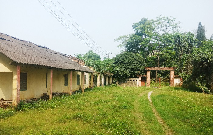 Đường vào Khu nghỉ dưỡng. Đường vào Khu nghỉ dưỡng.