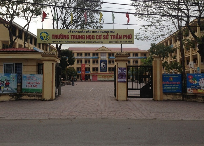 Trường trung học cơ sở Trần Phú (quận Hoàng Mai, Hà Nội) nơi xảy ra vụ việc thầy giáo H. dạy môn Toán bị tố lạm dụng tình dục nhiều nam học sinh. Ảnh: Công Tiến Trường trung học cơ sở Trần Phú (quận Hoàng Mai, Hà Nội) nơi xảy ra vụ việc thầy giáo H. dạy môn Toán bị tố lạm dụng tình dục nhiều nam học sinh. Ảnh: Công Tiến
