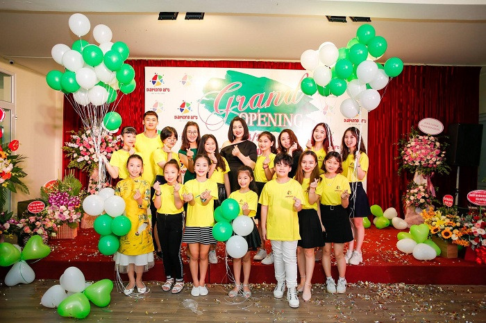 Học viên trong buổi Khai trương. Học viên trong buổi Khai trương.