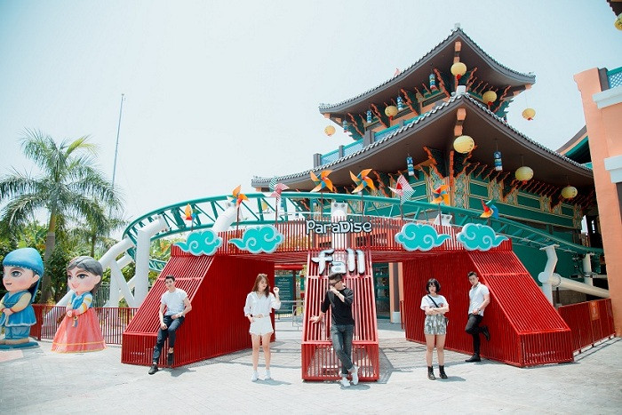 Khu vui chơi, giải trí cho giới trẻ. Khu vui chơi, giải trí cho giới trẻ.