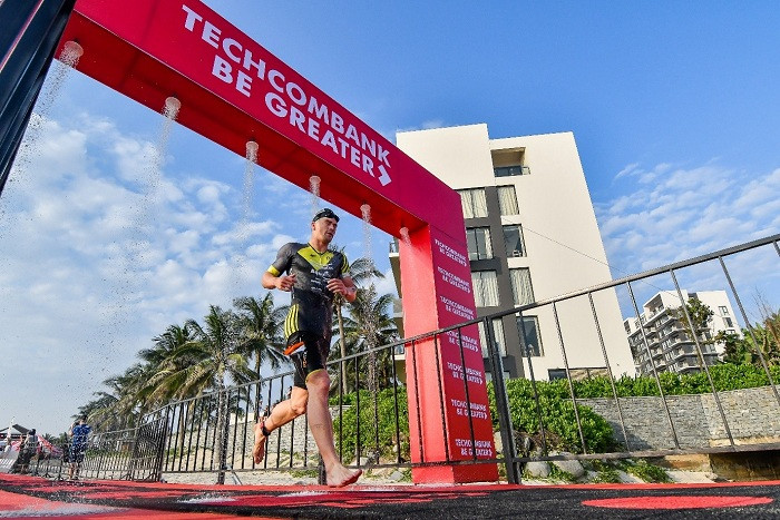 Phía sau hành trình mất nhiều giờ đồng hồ để hoàn thành là ngày dài tháng rộng tập luyện gian khổ nhằm nâng cao mọi giới hạn và sức bền.