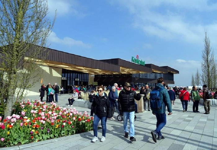 Cửa chính vào Keukenhof. Cửa chính vào Keukenhof.