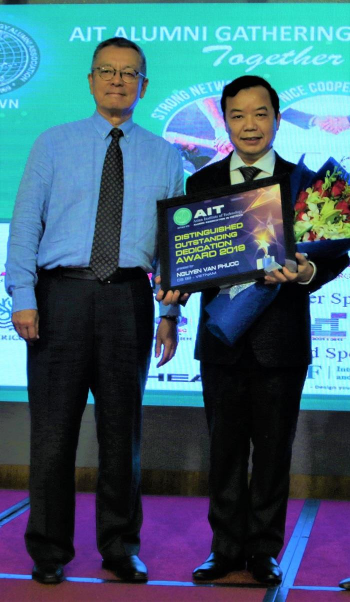 Ông Nguyễn Văn Phước và Viện trưởng AIT tổng Thái Lan. Ông Nguyễn Văn Phước và Viện trưởng AIT tổng Thái Lan.