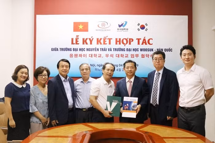 Ông Pank Sang – Shik được bổ nhiệm làm Phó hiệu trưởng phụ trách Hợp tác Hàn Quốc, Trường đại học Nguyễn Trãi.