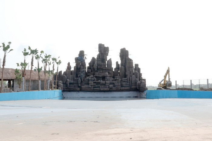 Khu vực bể tạo sóng nhân tạo.