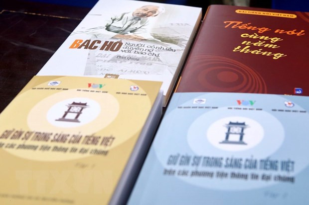 Sáng mãi tên Người ảnh 4 Ra mắt cuốn sách 'Bác Hồ - Người có nhiều duyên nợ với báo chí'