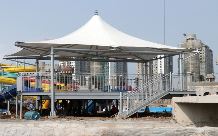 Khu vực trò chơi đu ngựa quay.