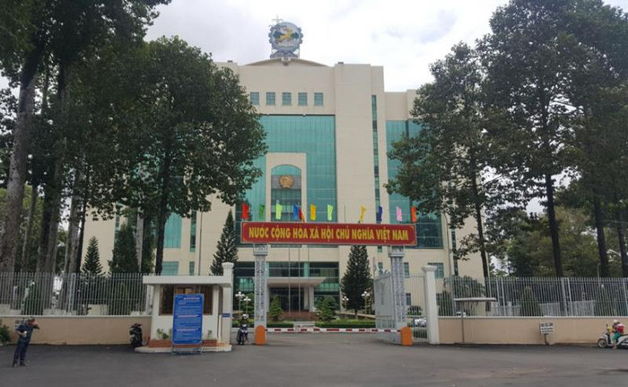 Ủy ban nhân dân tỉnh Đồng Nai, Ủy ban nhân dân huyện Trảng Bom có trách nhiệm làm rõ và trả lời những kiến nghị của công dân trước dư luận. Ủy ban nhân dân tỉnh Đồng Nai, Ủy ban nhân dân huyện Trảng Bom có trách nhiệm làm rõ và trả lời những kiến nghị của công dân trước dư luận.