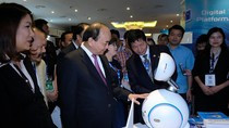 Thủ tướng tham quan triển lãm tại diễn đàn công nghệ ảnh 6