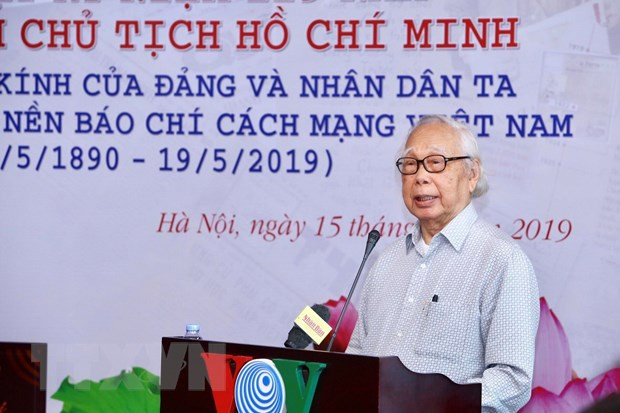 Nhà báo, Nhà văn lão thành Phan Quang, tác giả của cuốn sách 'Bác Hồ - Người có nhiều duyên nợ với báo chí' phát biểu tại Lễ ra mắt. (Ảnh: Minh Quyết/TTXVN) Nhà báo, Nhà văn lão thành Phan Quang, tác giả của cuốn sách 'Bác Hồ - Người có nhiều duyên nợ với báo chí' phát biểu tại Lễ ra mắt. (Ảnh: Minh Quyết/TTXVN)