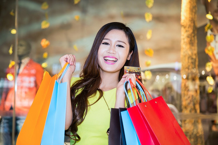 Khách hàng sử dụng SHB Mastercard.