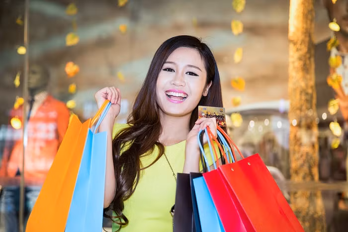 Khách hàng sử dụng SHB Mastercard.