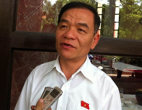 Đại biểu Lê Thanh Vân cho rằng phải xem lại cơ chế giám sát cán bộ. ảnh: Ngọc Quang. Đại biểu Lê Thanh Vân cho rằng phải xem lại cơ chế giám sát cán bộ. ảnh: Ngọc Quang.