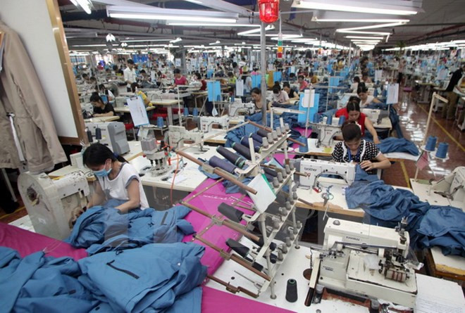 Hàng hóa nhập khẩu để sản xuất hàng hóa xuất khẩu được miễn thuế. ảnh minh họa: TTXVN. Hàng hóa nhập khẩu để sản xuất hàng hóa xuất khẩu được miễn thuế. ảnh minh họa: TTXVN.