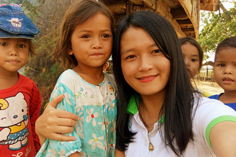 Nữ tình nguyện viên Đặng Thị Thu Hương bị nạn khi đang đi tình nguyện giúp nhân dân vùng lũ. ảnh: vietnamplus. Nữ tình nguyện viên Đặng Thị Thu Hương bị nạn khi đang đi tình nguyện giúp nhân dân vùng lũ. ảnh: vietnamplus.