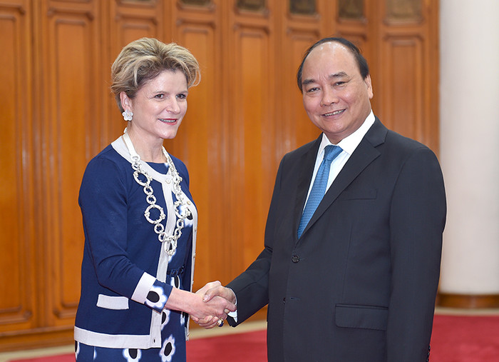 Thủ tướng Nguyễn Xuân Phúc tiếp bà Marie-Gabrielle Ineichen-Fleisch, Quốc vụ khanh, Chủ nhiệm Ủy ban Nhà nước về Kinh tế (SECO), Bộ Kinh tế-Giáo dục-Nghiên cứu Thụy Sĩ. ảnh: VGP. Thủ tướng Nguyễn Xuân Phúc tiếp bà Marie-Gabrielle Ineichen-Fleisch, Quốc vụ khanh, Chủ nhiệm Ủy ban Nhà nước về Kinh tế (SECO), Bộ Kinh tế-Giáo dục-Nghiên cứu Thụy Sĩ. ảnh: VGP.