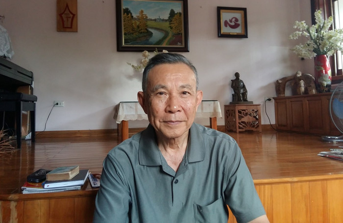 Ông Vũ Quốc Hùng cho rằng, với tình hình hiện nay thì biện pháp cần thiết là phải đuổi cổ những kẻ cơ hội ra khỏi Đảng. ảnh: Ngọc Quang.