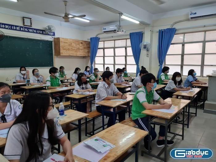 Trước khi bước vào kỳ thi tuyển sinh 10, thi tốt nghiệp THPT, học sinh phải ôn tập nhiều tháng trời (Ảnh minh họa: P.L.) Trước khi bước vào kỳ thi tuyển sinh 10, thi tốt nghiệp THPT, học sinh phải ôn tập nhiều tháng trời (Ảnh minh họa: P.L.)
