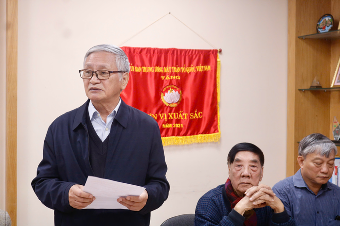 Tiến sĩ Võ Thanh Bình - Trưởng ban Tổ chức Hiệp hội báo cáo dự thảo về cơ cấu nhân sự và số lượng Ban Chấp hành Hiệp hội nhiệm kỳ III. (Ảnh: Doãn Nhàn)