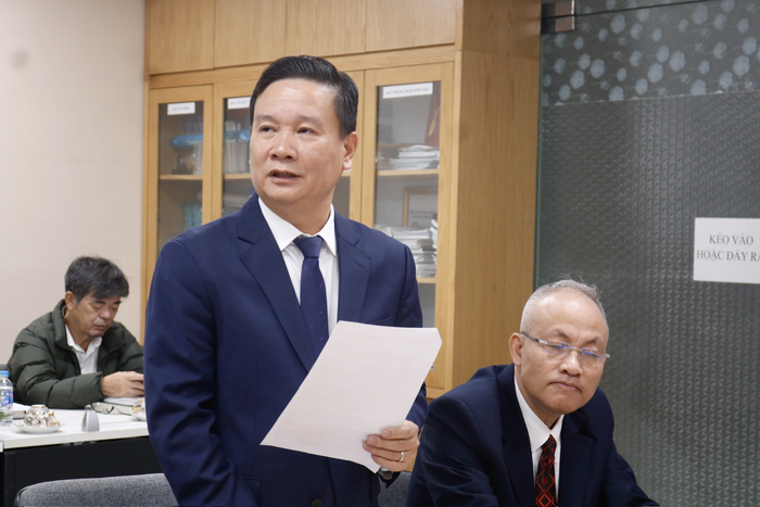 Nhà báo Nguyễn Tiến Bình phát biểu tại hội nghị. (Ảnh: Doãn Nhàn)