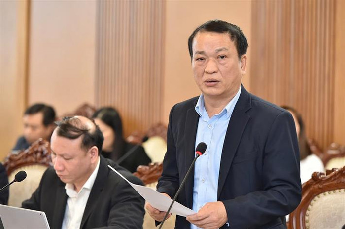Giáo sư, Tiến sĩ Phạm Hồng Quang - Chủ tịch Hội đồng Đại học Thái Nguyên phát biểu tại phiên họp Giáo sư, Tiến sĩ Phạm Hồng Quang - Chủ tịch Hội đồng Đại học Thái Nguyên phát biểu tại phiên họp
