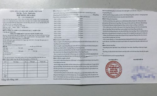 Mặt sau biến thành hợp đồng mua bán chữ bé li ti, các cụ không thể đọc nổi, dù có kính (ảnh: ANTĐ)