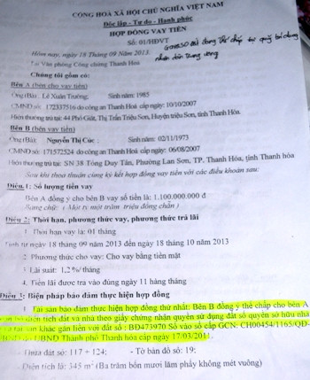 Trong khi sổ đỏ BĐ 473790 đang được thế chấp tại Quỹ tín dụng nhân dân trung ương, chi nhánh Thanh Hóa (đến 24/10/2013 mới xóa thế chấp), nhưng không hiểu vì sao, sổ đỏ này vẫn được sử dụng để làm vật tín chấp trong giao dịch (ảnh: QUỐC TOẢN). Trong khi sổ đỏ BĐ 473790 đang được thế chấp tại Quỹ tín dụng nhân dân trung ương, chi nhánh Thanh Hóa (đến 24/10/2013 mới xóa thế chấp), nhưng không hiểu vì sao, sổ đỏ này vẫn được sử dụng để làm vật tín chấp trong giao dịch (ảnh: QUỐC TOẢN).